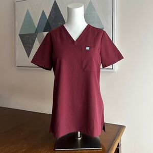 Garde-Malade ⎪ NWT Scrub top